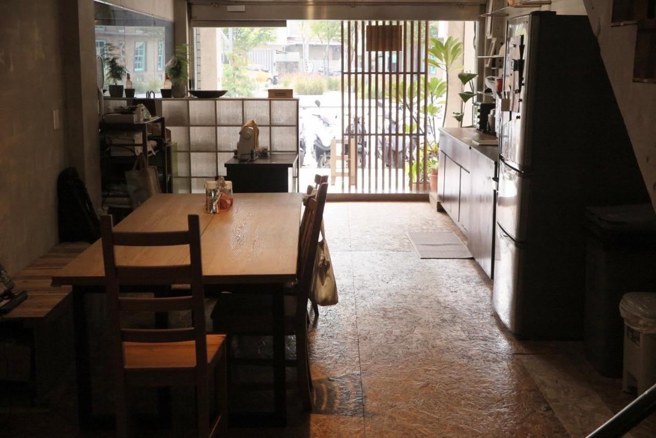 Walk Home Hostel 嘉義市 エクステリア 写真