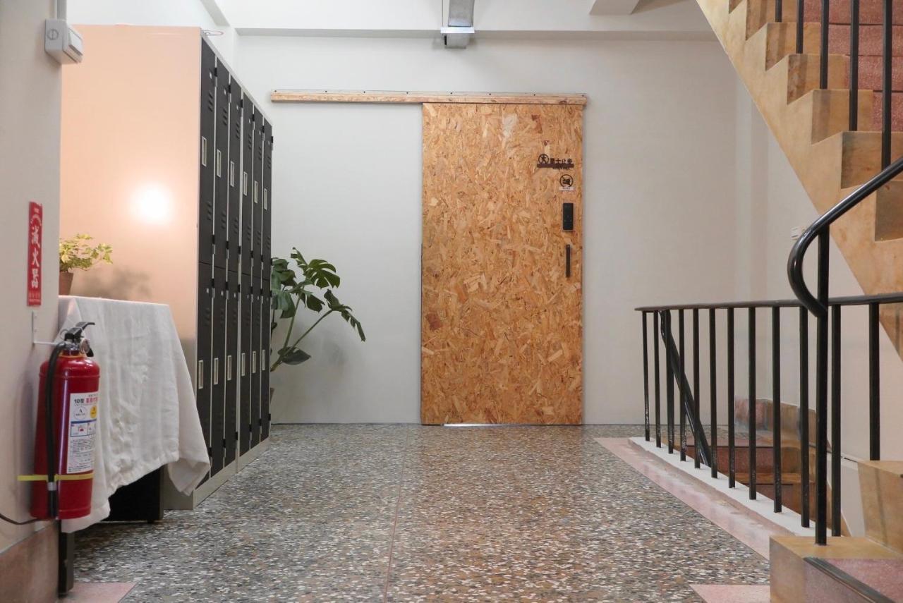 Walk Home Hostel 嘉義市 エクステリア 写真